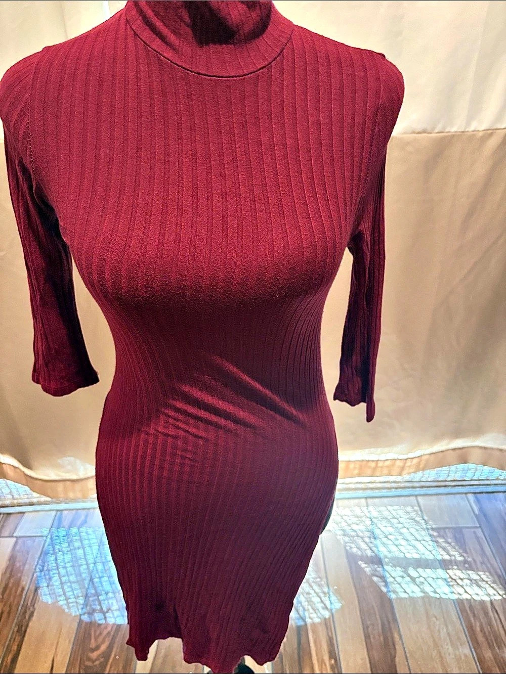 Ribbed Bodycon Midi shirt in Burgundy